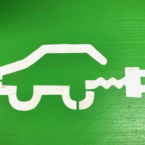 Elbilsboom och förbränningsförbud – Mistra Carbon Exit om personbilstrafiken