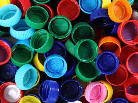 Mistra summerar forskning om plast i ny skrift